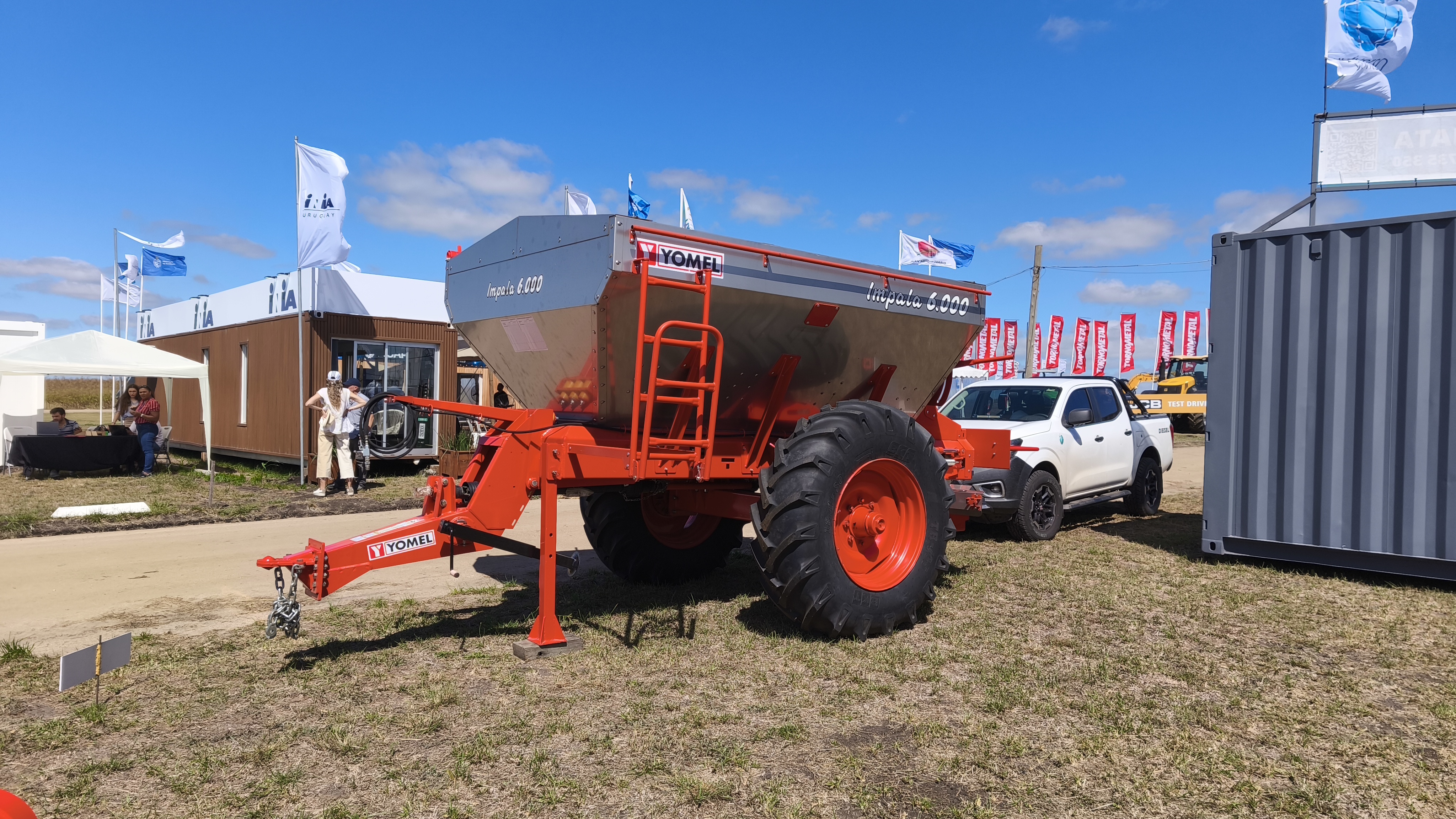 Fertilizadora IMPALA 6000 campo